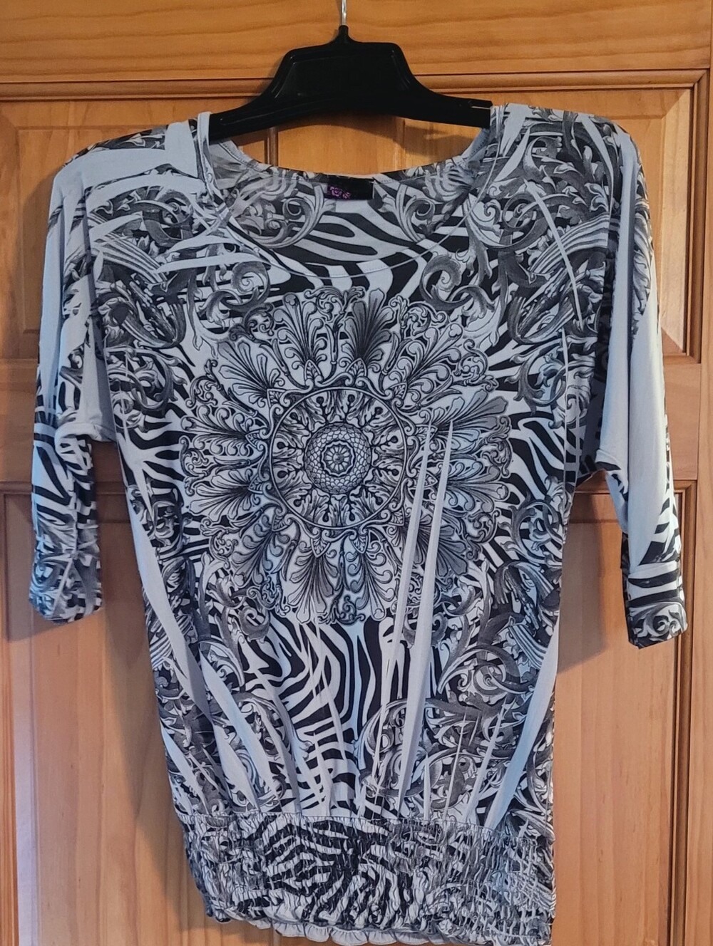 Agenda size medium 3/4 sleeve blouse